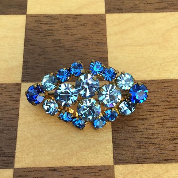 Dazzling Blue Vintage Brooch Pin - Picture 1 of 9